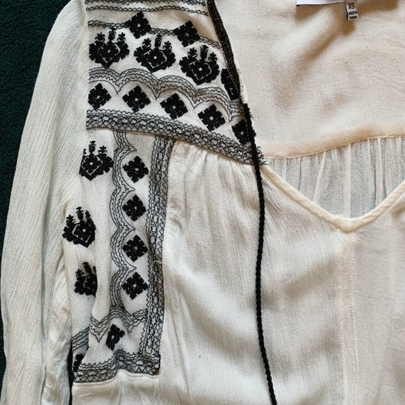Collective Concepts White Embroidered Peasant Blouse - Picture 5 of 6
